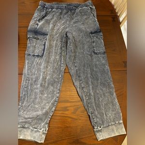 TORRID - high rise cargo capri SIZE 0X